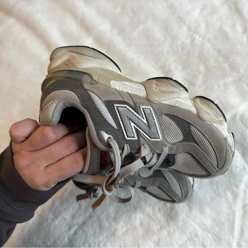 New Balance Boy’s 9060 Size 2 Sneakers